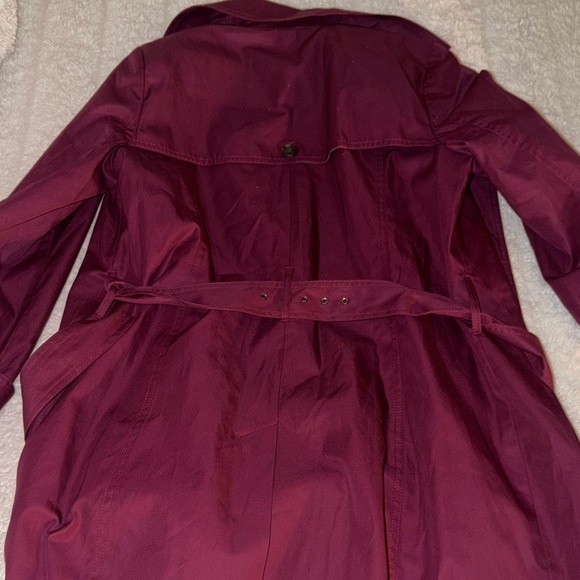 Banana Republic Burgundy Trench Coat - Picture 5 of 5